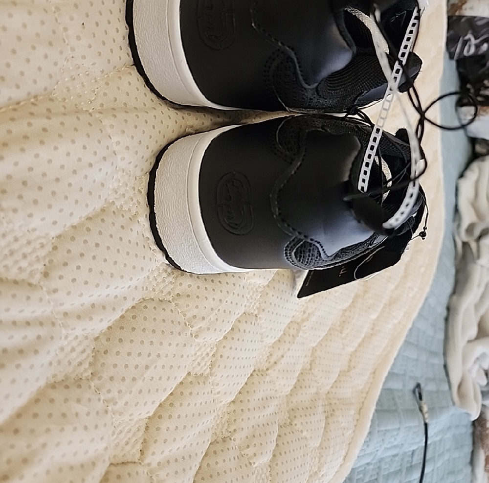 Ecko Unlimited Black and White Kids Sneakers - Picture 6 of 6